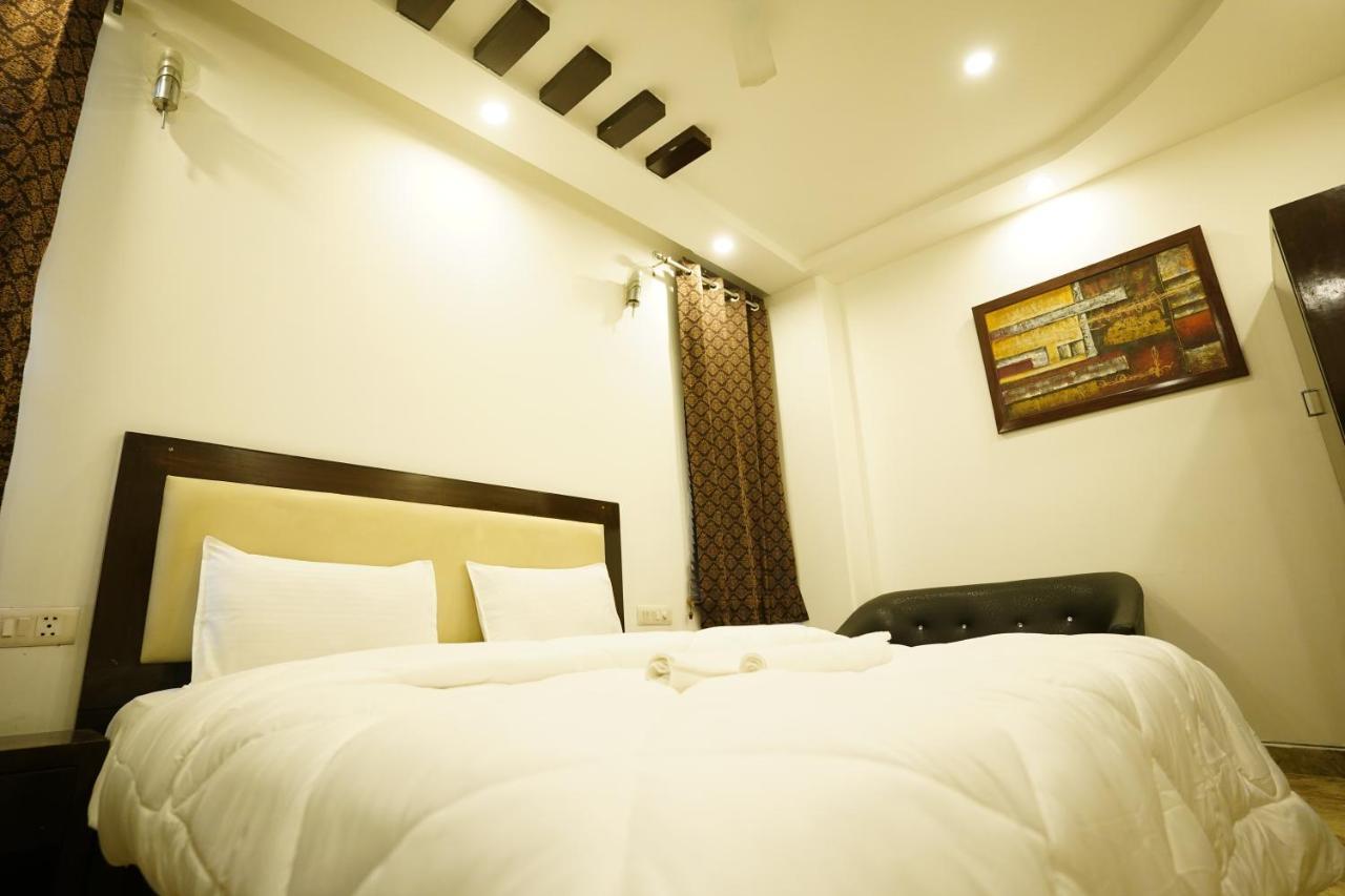 Hotel Sehej Inn New Delhi Exteriör bild